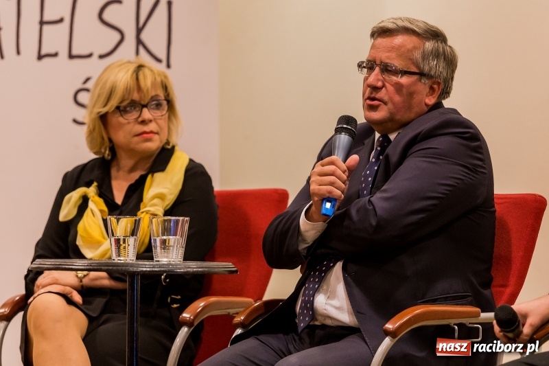 Zdjęcie w galerii na portalu naszraciborz.pl: Niemal pełna sala na spotkaniu z Bronisławem Komorowskim  wiadomości z regionu