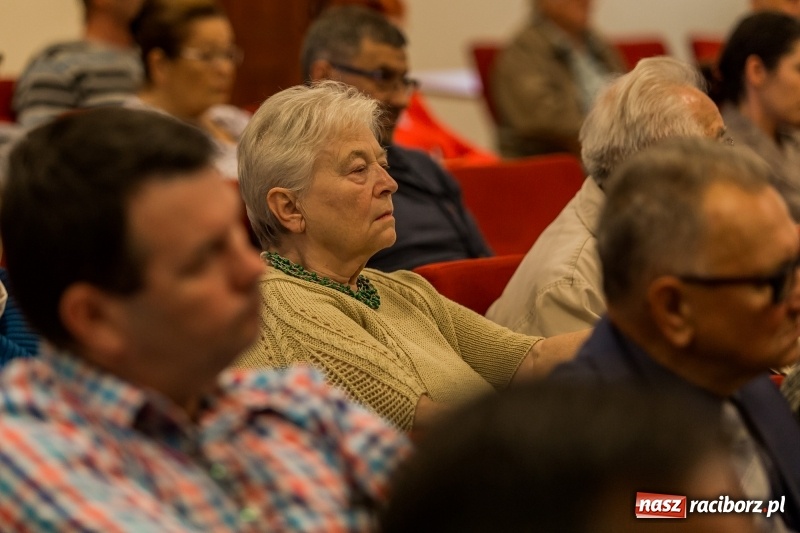 Zdjęcie w galerii na portalu naszraciborz.pl: Niemal pełna sala na spotkaniu z Bronisławem Komorowskim  wiadomości z regionu