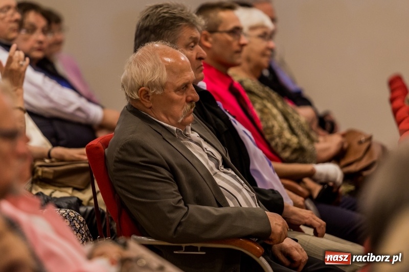 Zdjęcie w galerii na portalu naszraciborz.pl: Niemal pełna sala na spotkaniu z Bronisławem Komorowskim  wiadomości z regionu