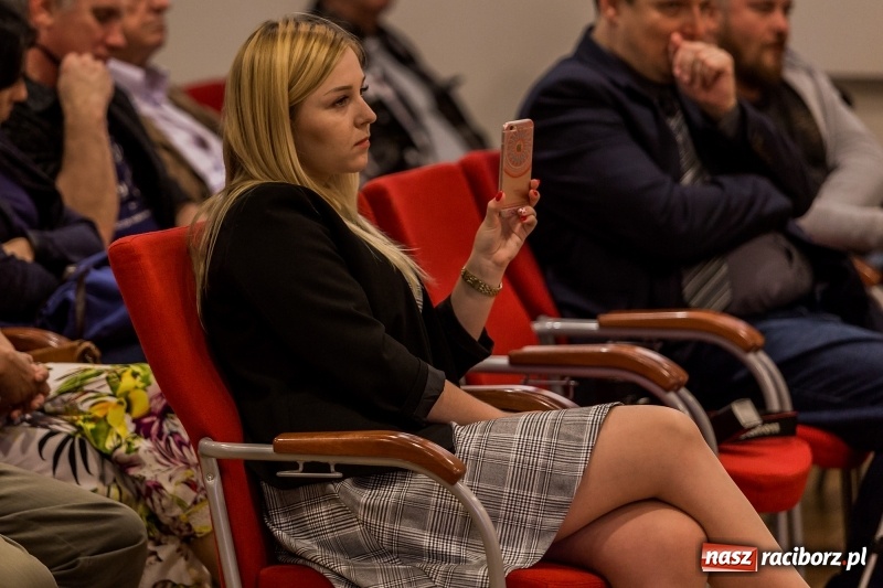 Zdjęcie w galerii na portalu naszraciborz.pl: Niemal pełna sala na spotkaniu z Bronisławem Komorowskim  wiadomości z regionu