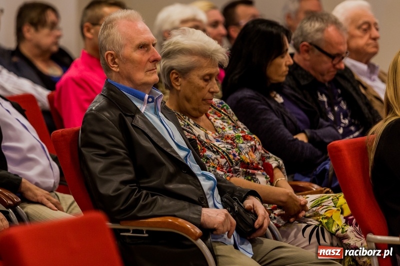 Zdjęcie w galerii na portalu naszraciborz.pl: Niemal pełna sala na spotkaniu z Bronisławem Komorowskim  wiadomości z regionu