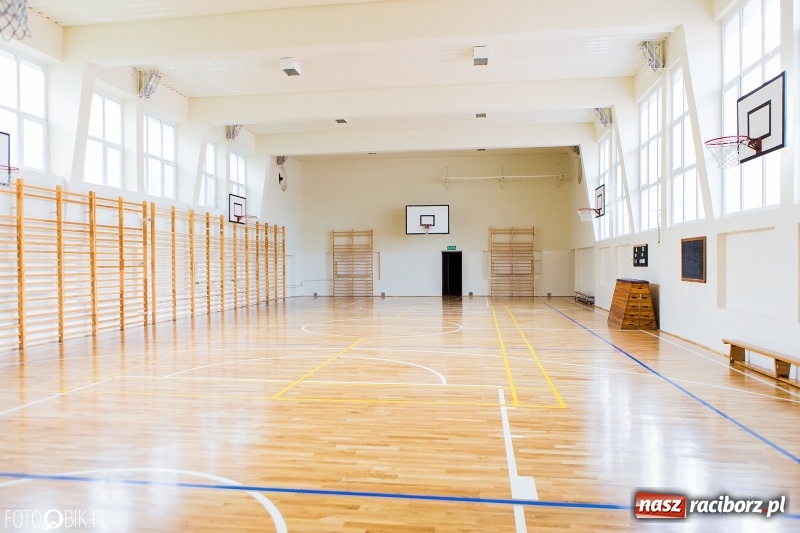 Zdjęcie w galerii na portalu naszraciborz.pl: Odremontowana sala gimnastyczna ZSO nr 1 oficjalnie otwarta  wiadomości z regionu
