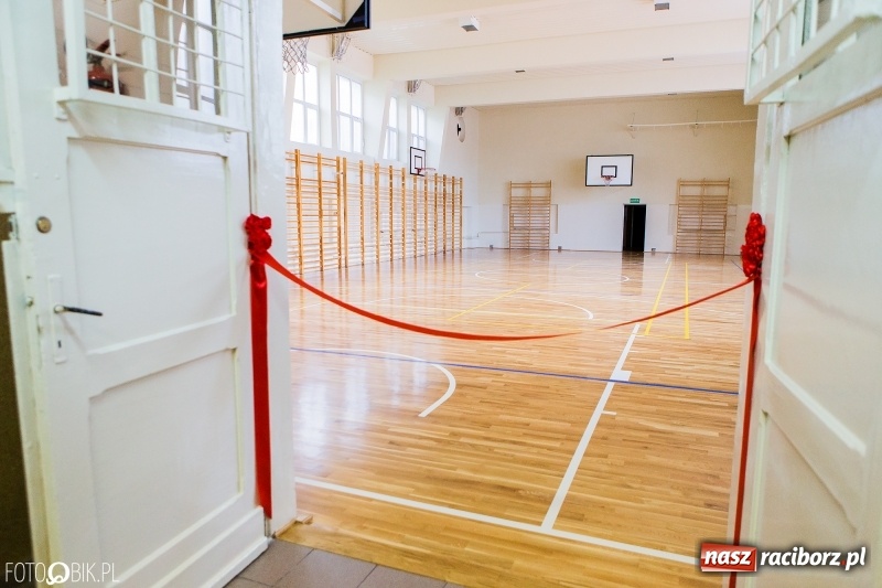 Zdjęcie w galerii na portalu naszraciborz.pl: Odremontowana sala gimnastyczna ZSO nr 1 oficjalnie otwarta  wiadomości z regionu