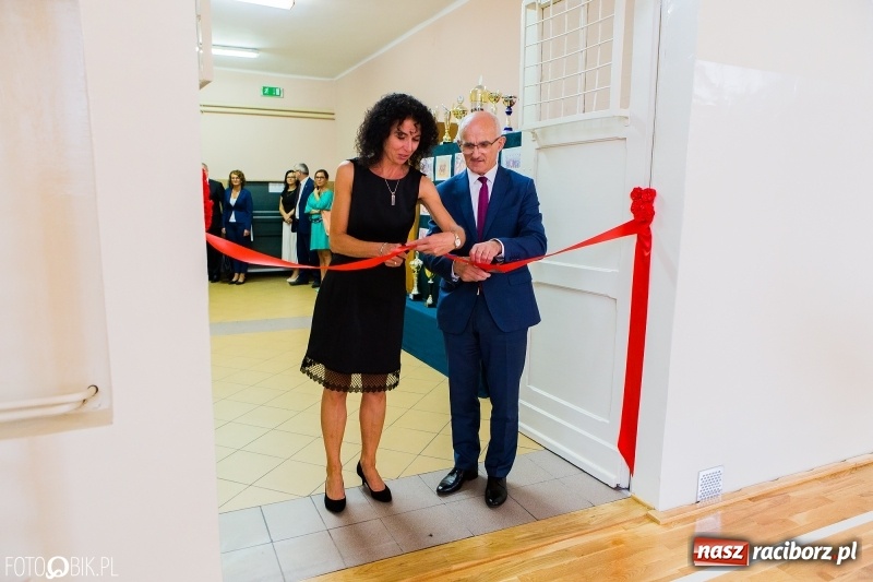 Zdjęcie w galerii na portalu naszraciborz.pl: Odremontowana sala gimnastyczna ZSO nr 1 oficjalnie otwarta  wiadomości z regionu