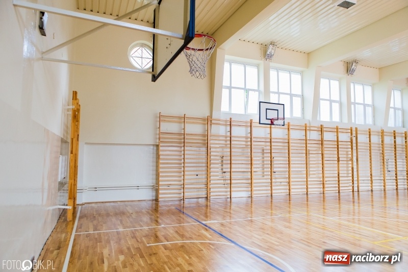 Zdjęcie w galerii na portalu naszraciborz.pl: Odremontowana sala gimnastyczna ZSO nr 1 oficjalnie otwarta  wiadomości z regionu