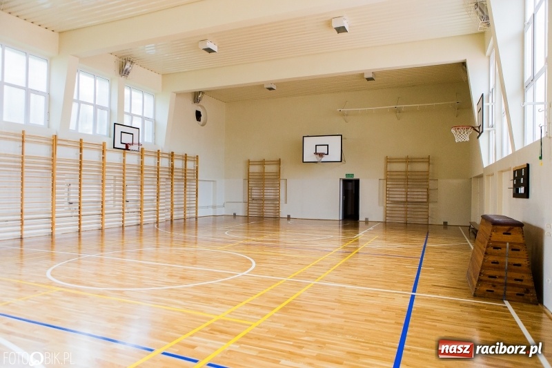 Zdjęcie w galerii na portalu naszraciborz.pl: Odremontowana sala gimnastyczna ZSO nr 1 oficjalnie otwarta  wiadomości z regionu