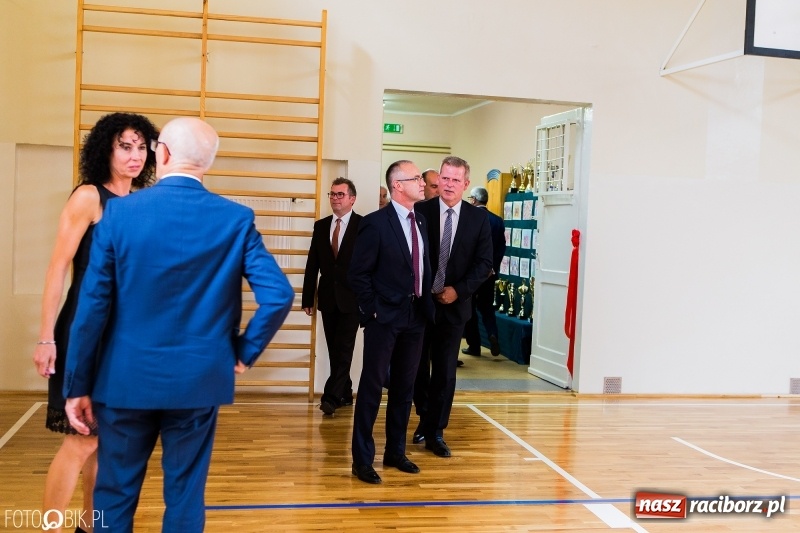 Zdjęcie w galerii na portalu naszraciborz.pl: Odremontowana sala gimnastyczna ZSO nr 1 oficjalnie otwarta  wiadomości z regionu