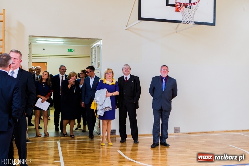 Zdjęcie w galerii na portalu naszraciborz.pl: Odremontowana sala gimnastyczna ZSO nr 1 oficjalnie otwarta  wiadomości z regionu