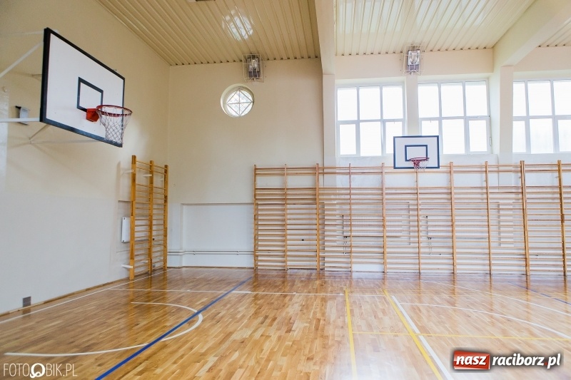 Zdjęcie w galerii na portalu naszraciborz.pl: Odremontowana sala gimnastyczna ZSO nr 1 oficjalnie otwarta  wiadomości z regionu