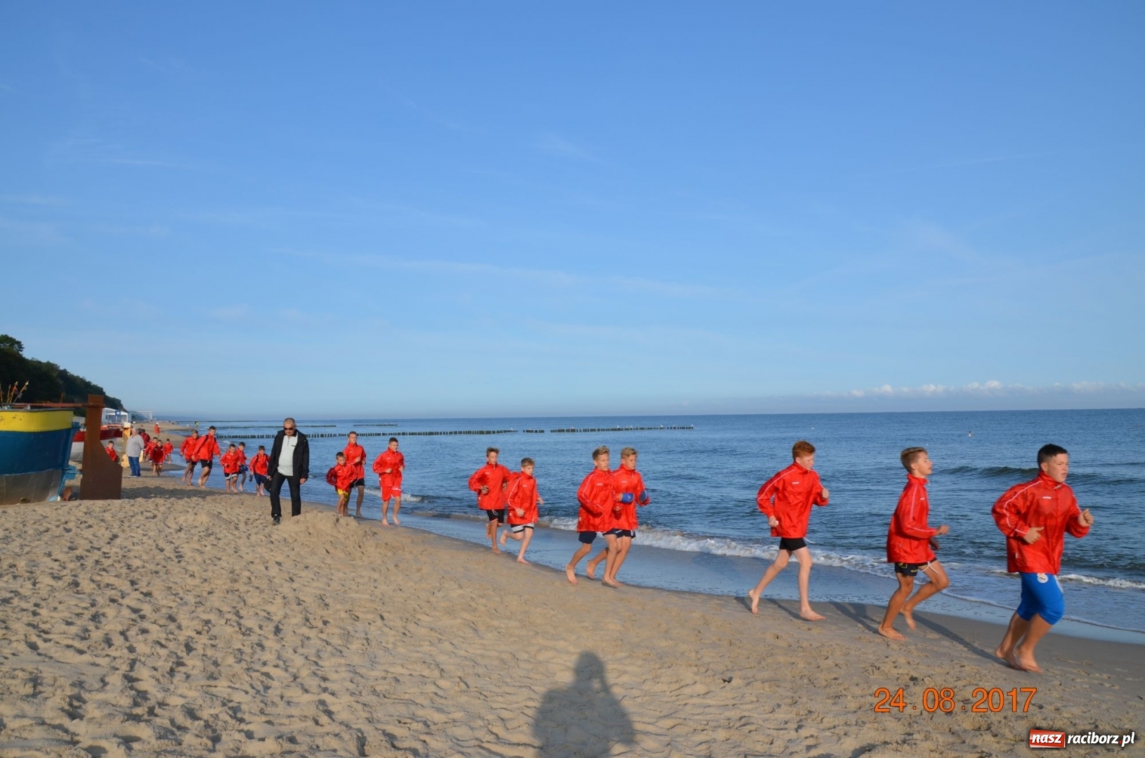 Zdjęcie w galerii na portalu naszraciborz.pl: Przygotowania młodzieży LKS Tworków na obozie w Rewalu wiadomości z regionu