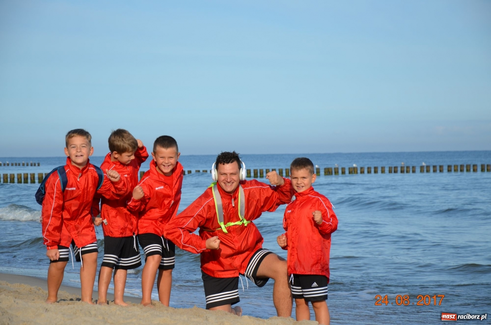 Zdjęcie w galerii na portalu naszraciborz.pl: Przygotowania młodzieży LKS Tworków na obozie w Rewalu wiadomości z regionu