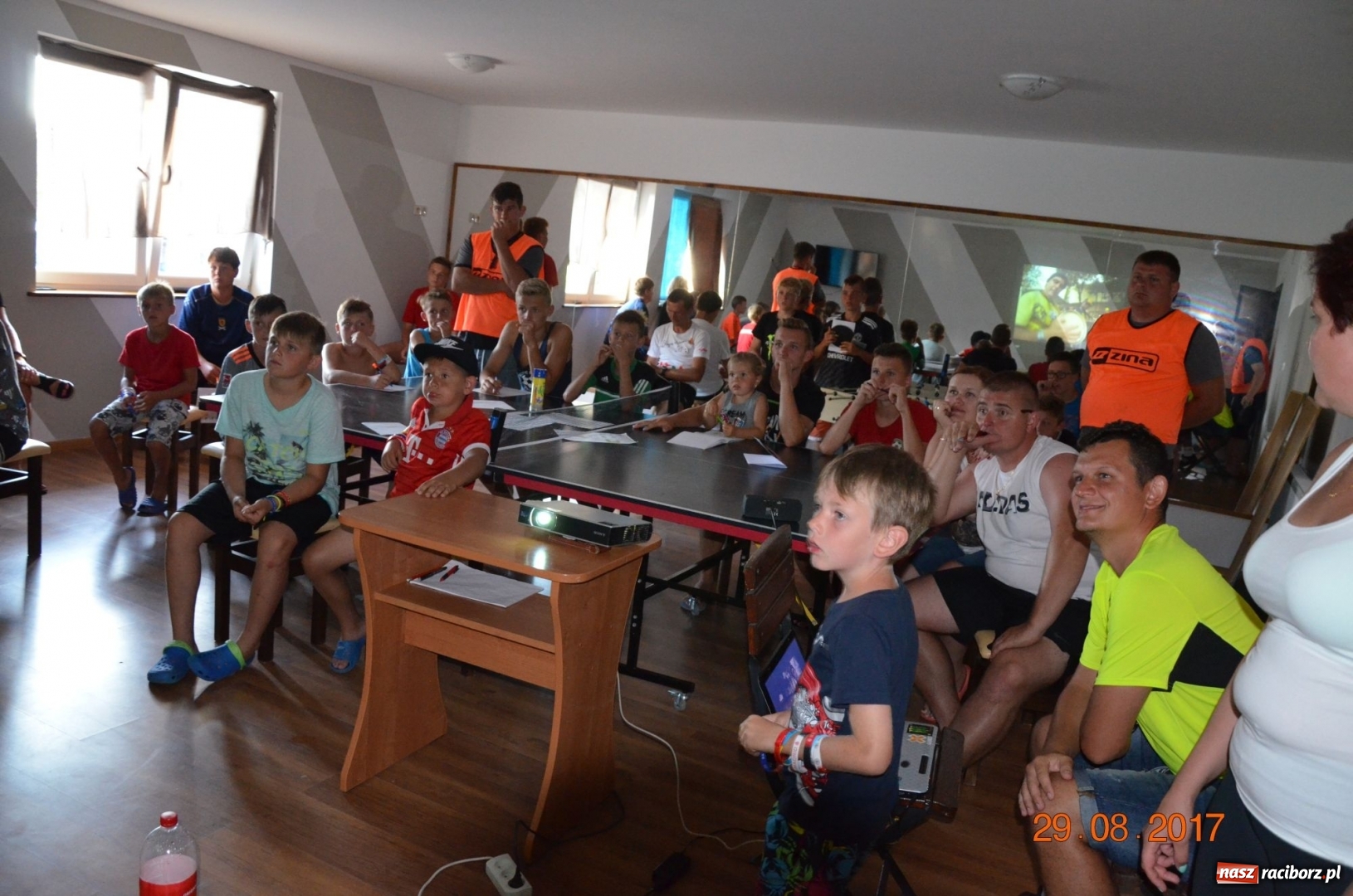 Zdjęcie w galerii na portalu naszraciborz.pl: Przygotowania młodzieży LKS Tworków na obozie w Rewalu wiadomości z regionu