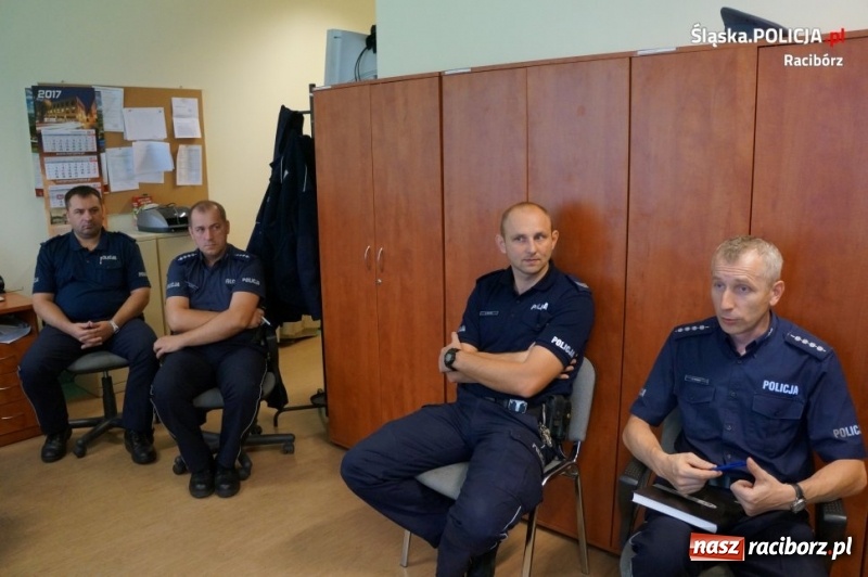 Zdjęcie w galerii na portalu naszraciborz.pl: Dzielnicowy bliżej nas - raciborscy policjanci omówili nową koncepcję pracy wiadomości z regionu
