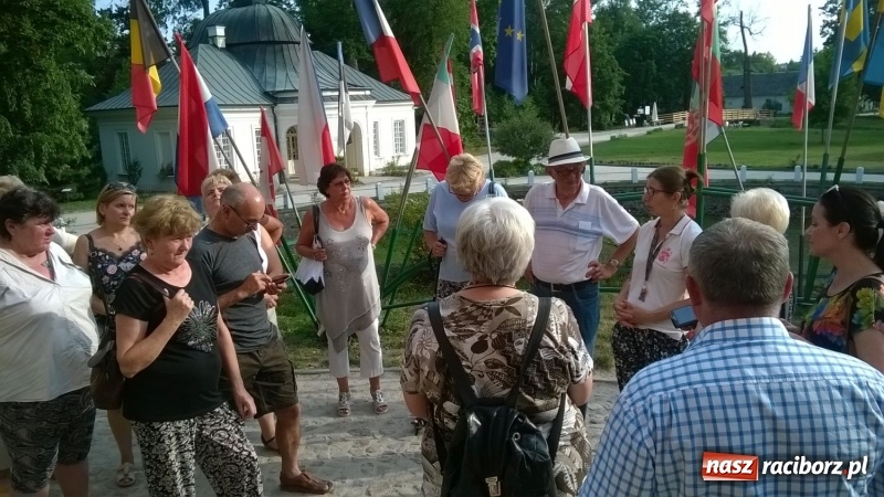 Zdjęcie w galerii na portalu naszraciborz.pl: Prus i Torbicka, Ojciec Mateusz i cenny kamień, czyli Kobiety aktywne na wycieczce wiadomości z regionu