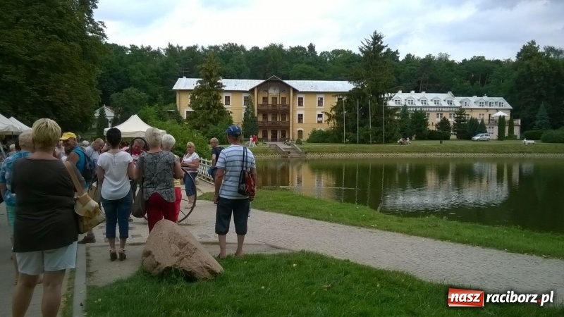 Zdjęcie w galerii na portalu naszraciborz.pl: Prus i Torbicka, Ojciec Mateusz i cenny kamień, czyli Kobiety aktywne na wycieczce wiadomości z regionu