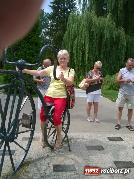 Zdjęcie w galerii na portalu naszraciborz.pl: Prus i Torbicka, Ojciec Mateusz i cenny kamień, czyli Kobiety aktywne na wycieczce wiadomości z regionu