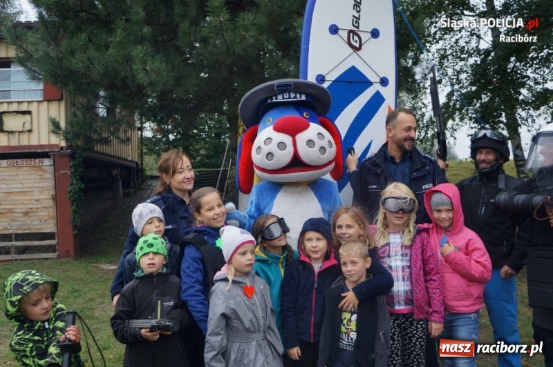 Zdjęcie w galerii na portalu naszraciborz.pl: Piknik rodzinny w Chałupkach z udziałem raciborskich policjantów wiadomości z regionu