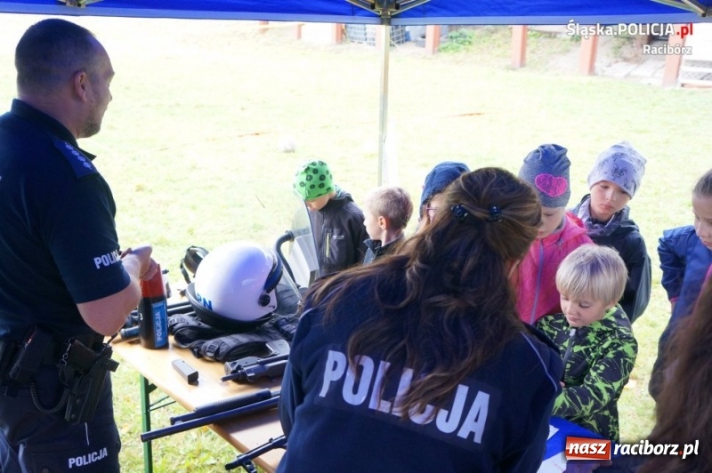 Zdjęcie w galerii na portalu naszraciborz.pl: Piknik rodzinny w Chałupkach z udziałem raciborskich policjantów wiadomości z regionu