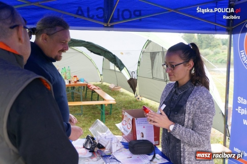 Zdjęcie w galerii na portalu naszraciborz.pl: Piknik rodzinny w Chałupkach z udziałem raciborskich policjantów wiadomości z regionu