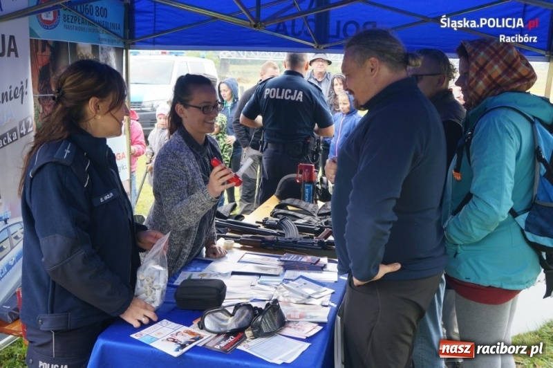 Zdjęcie w galerii na portalu naszraciborz.pl: Piknik rodzinny w Chałupkach z udziałem raciborskich policjantów wiadomości z regionu