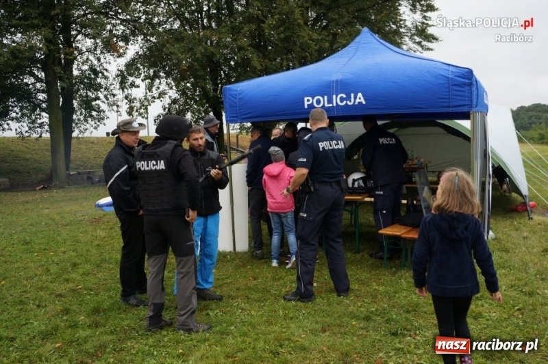 Zdjęcie w galerii na portalu naszraciborz.pl: Piknik rodzinny w Chałupkach z udziałem raciborskich policjantów wiadomości z regionu