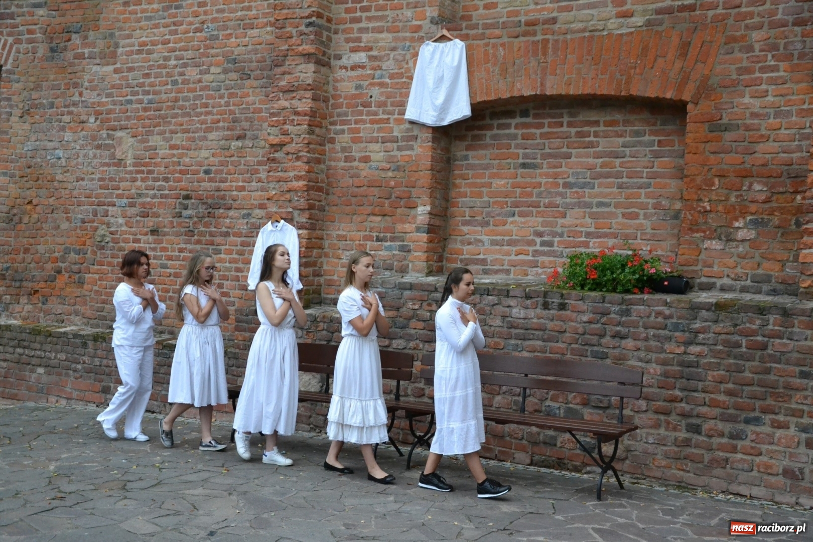Zdjęcie w galerii na portalu naszraciborz.pl: I AM – Jestem - finał działań artystycznych podsumowano na Zamku Piastowskim wiadomości z regionu