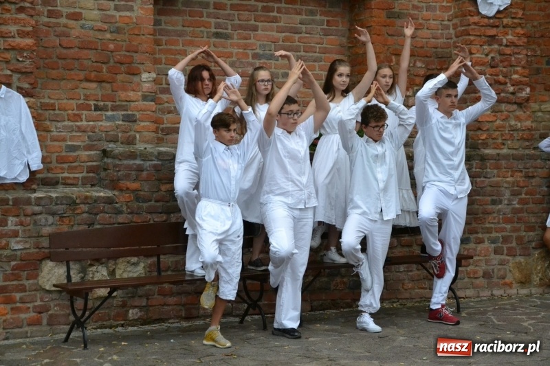 Zdjęcie w galerii na portalu naszraciborz.pl: I AM – Jestem - finał działań artystycznych podsumowano na Zamku Piastowskim wiadomości z regionu