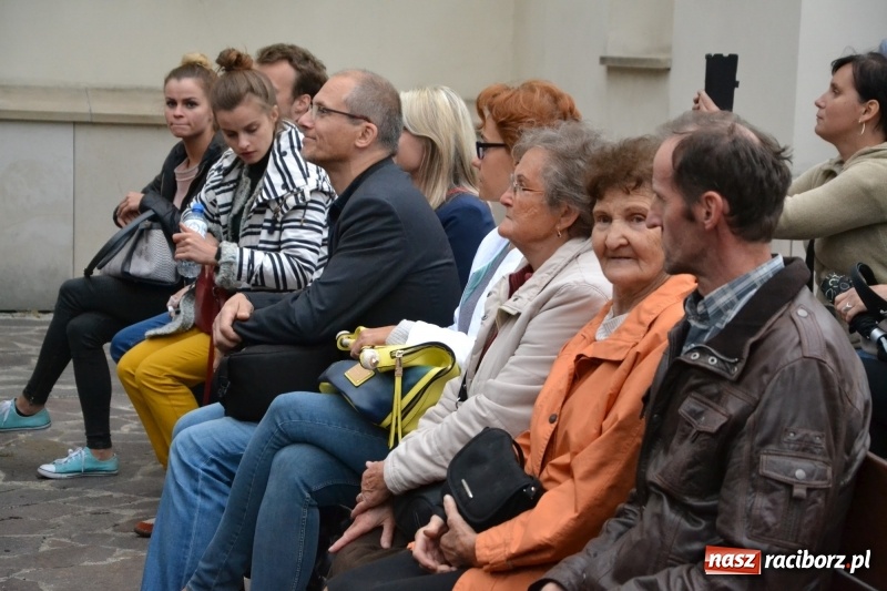 Zdjęcie w galerii na portalu naszraciborz.pl: I AM – Jestem - finał działań artystycznych podsumowano na Zamku Piastowskim wiadomości z regionu