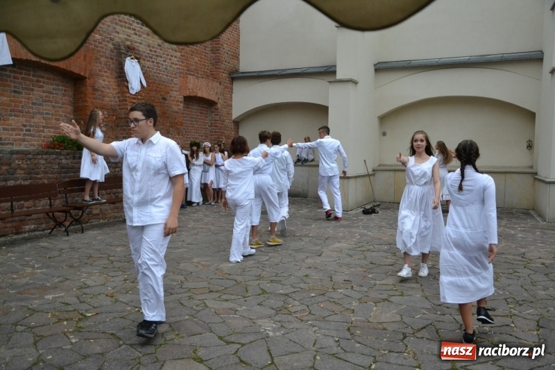 Zdjęcie w galerii na portalu naszraciborz.pl: I AM – Jestem - finał działań artystycznych podsumowano na Zamku Piastowskim wiadomości z regionu