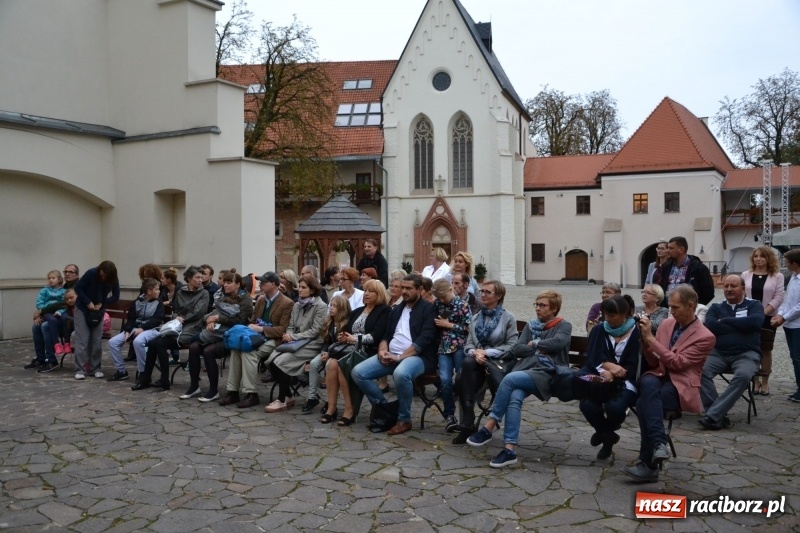 Zdjęcie w galerii na portalu naszraciborz.pl: I AM – Jestem - finał działań artystycznych podsumowano na Zamku Piastowskim wiadomości z regionu