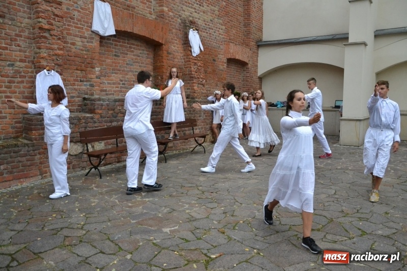 Zdjęcie w galerii na portalu naszraciborz.pl: I AM – Jestem - finał działań artystycznych podsumowano na Zamku Piastowskim wiadomości z regionu
