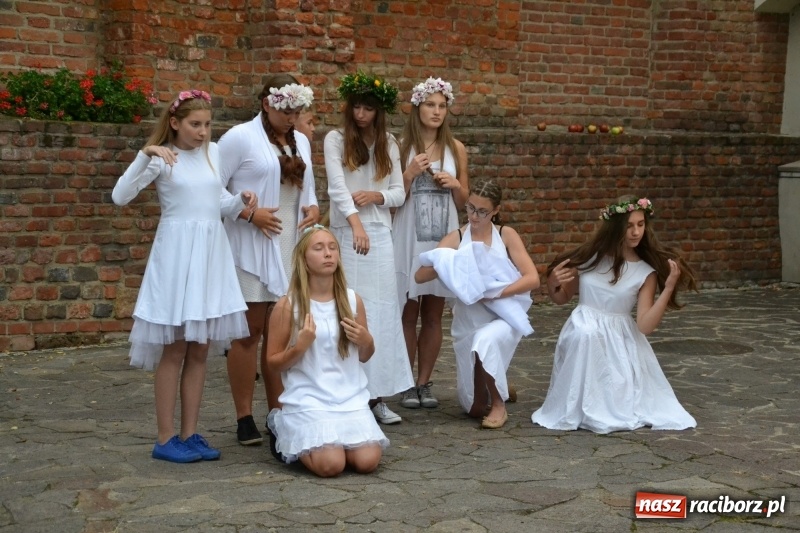 Zdjęcie w galerii na portalu naszraciborz.pl: I AM – Jestem - finał działań artystycznych podsumowano na Zamku Piastowskim wiadomości z regionu