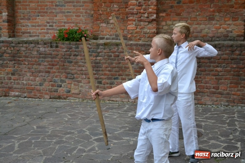 Zdjęcie w galerii na portalu naszraciborz.pl: I AM – Jestem - finał działań artystycznych podsumowano na Zamku Piastowskim wiadomości z regionu