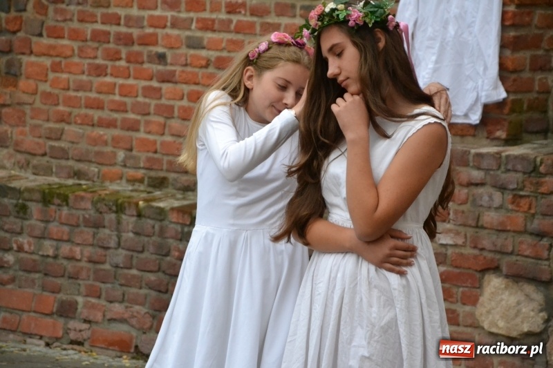 Zdjęcie w galerii na portalu naszraciborz.pl: I AM – Jestem - finał działań artystycznych podsumowano na Zamku Piastowskim wiadomości z regionu