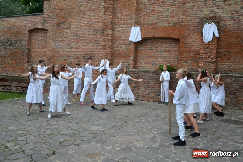 Zdjęcie w galerii na portalu naszraciborz.pl: I AM – Jestem - finał działań artystycznych podsumowano na Zamku Piastowskim wiadomości z regionu
