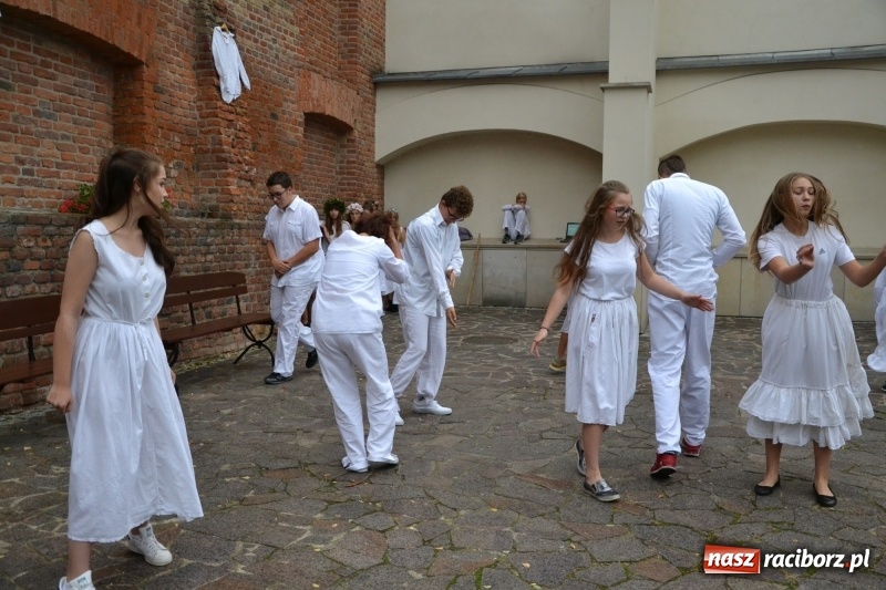 Zdjęcie w galerii na portalu naszraciborz.pl: I AM – Jestem - finał działań artystycznych podsumowano na Zamku Piastowskim wiadomości z regionu