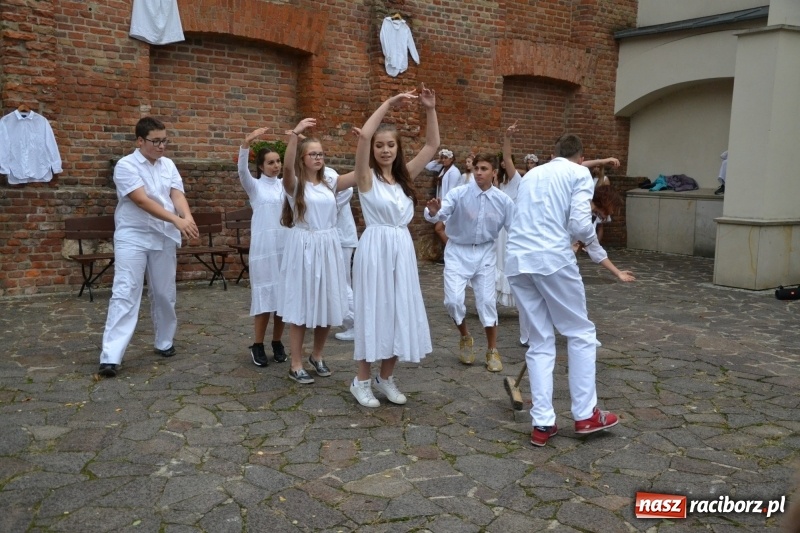 Zdjęcie w galerii na portalu naszraciborz.pl: I AM – Jestem - finał działań artystycznych podsumowano na Zamku Piastowskim wiadomości z regionu