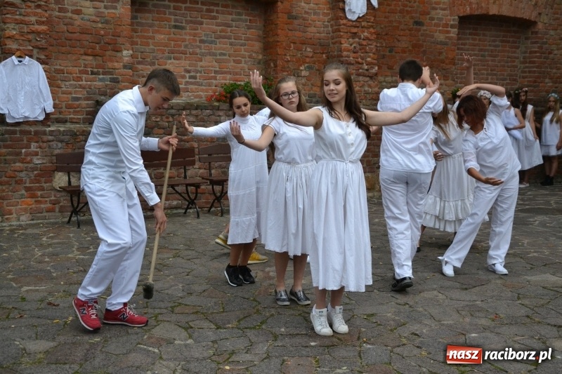 Zdjęcie w galerii na portalu naszraciborz.pl: I AM – Jestem - finał działań artystycznych podsumowano na Zamku Piastowskim wiadomości z regionu