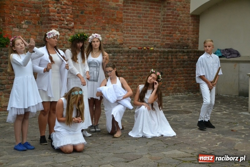 Zdjęcie w galerii na portalu naszraciborz.pl: I AM – Jestem - finał działań artystycznych podsumowano na Zamku Piastowskim wiadomości z regionu