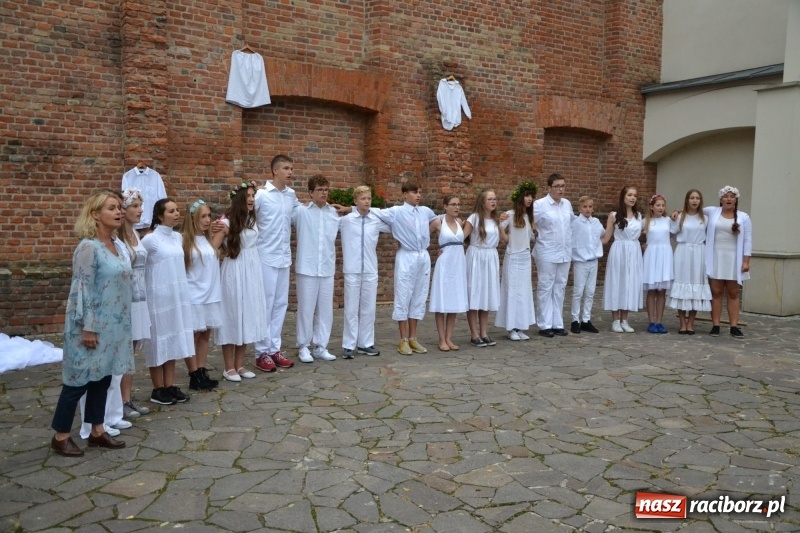 Zdjęcie w galerii na portalu naszraciborz.pl: I AM – Jestem - finał działań artystycznych podsumowano na Zamku Piastowskim wiadomości z regionu