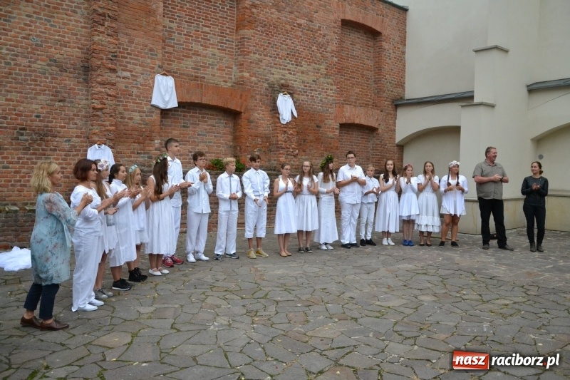 Zdjęcie w galerii na portalu naszraciborz.pl: I AM – Jestem - finał działań artystycznych podsumowano na Zamku Piastowskim wiadomości z regionu