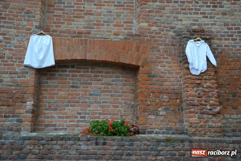 Zdjęcie w galerii na portalu naszraciborz.pl: I AM – Jestem - finał działań artystycznych podsumowano na Zamku Piastowskim wiadomości z regionu