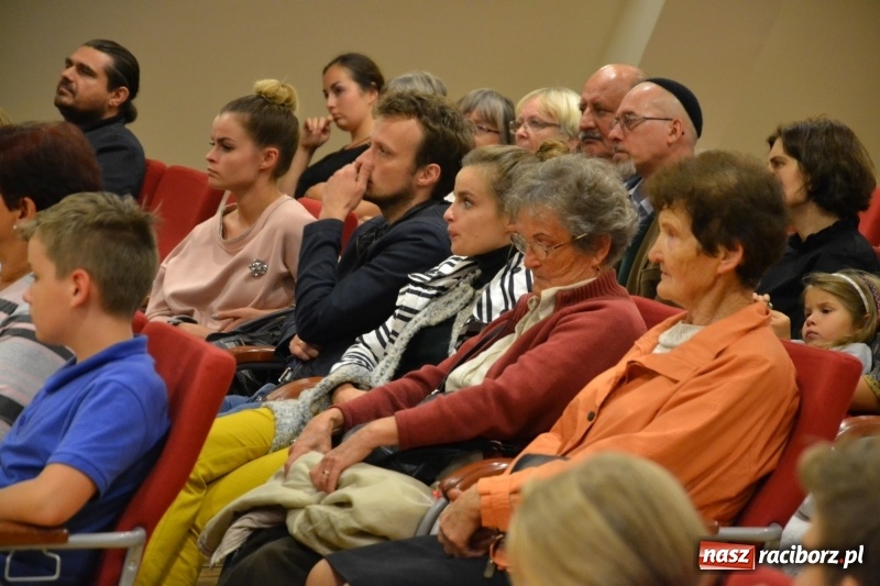 Zdjęcie w galerii na portalu naszraciborz.pl: I AM – Jestem - finał działań artystycznych podsumowano na Zamku Piastowskim wiadomości z regionu