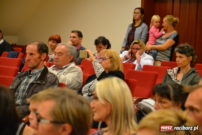 Zdjęcie w galerii na portalu naszraciborz.pl: I AM – Jestem - finał działań artystycznych podsumowano na Zamku Piastowskim wiadomości z regionu