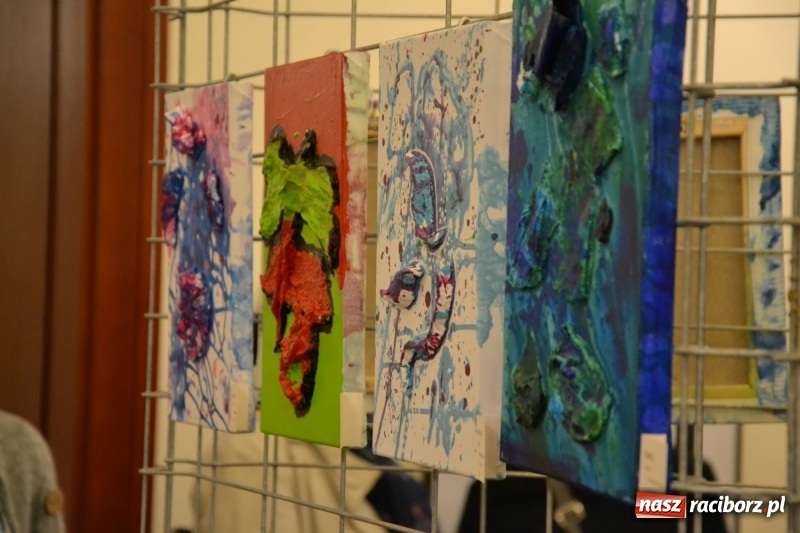Zdjęcie w galerii na portalu naszraciborz.pl: I AM – Jestem - finał działań artystycznych podsumowano na Zamku Piastowskim wiadomości z regionu