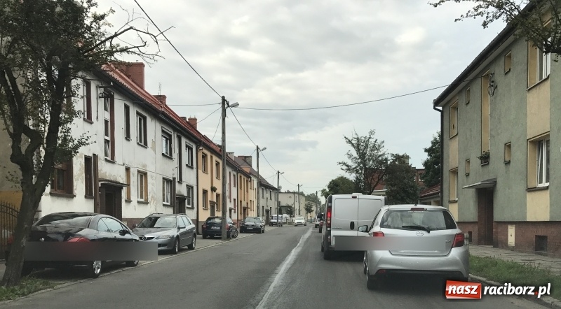 Zdjęcie w galerii na portalu naszraciborz.pl: 600 zł mandatu dla kierowcy cysterny, która wczoraj gubiła olej napędowy wiadomości z regionu