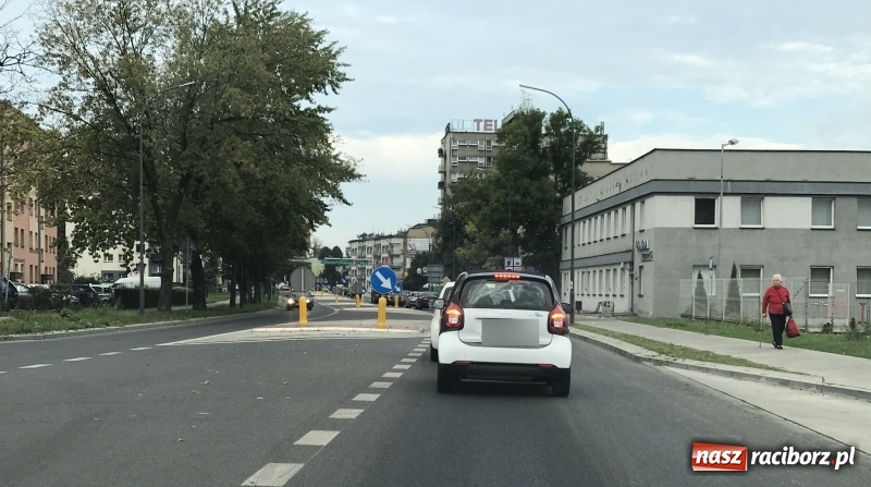 Zdjęcie w galerii na portalu naszraciborz.pl: 600 zł mandatu dla kierowcy cysterny, która wczoraj gubiła olej napędowy wiadomości z regionu