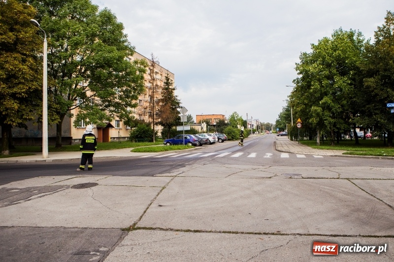 Zdjęcie w galerii na portalu naszraciborz.pl: 600 zł mandatu dla kierowcy cysterny, która wczoraj gubiła olej napędowy wiadomości z regionu