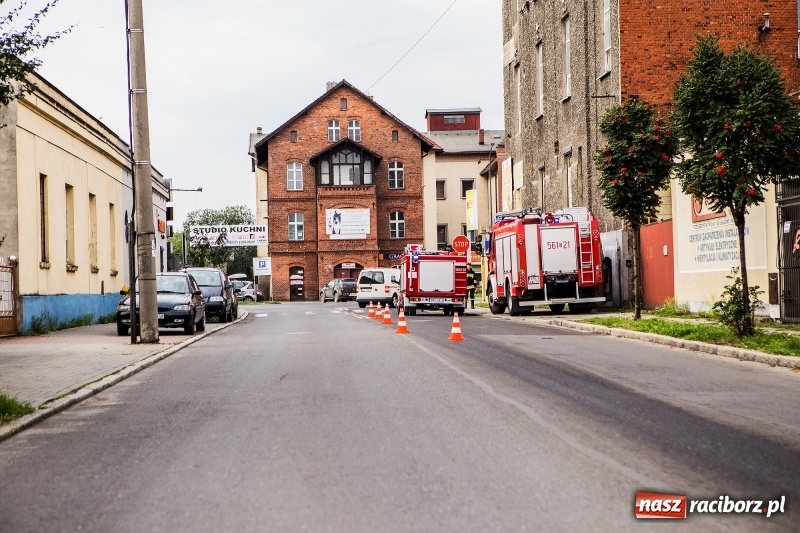 Zdjęcie w galerii na portalu naszraciborz.pl: 600 zł mandatu dla kierowcy cysterny, która wczoraj gubiła olej napędowy wiadomości z regionu