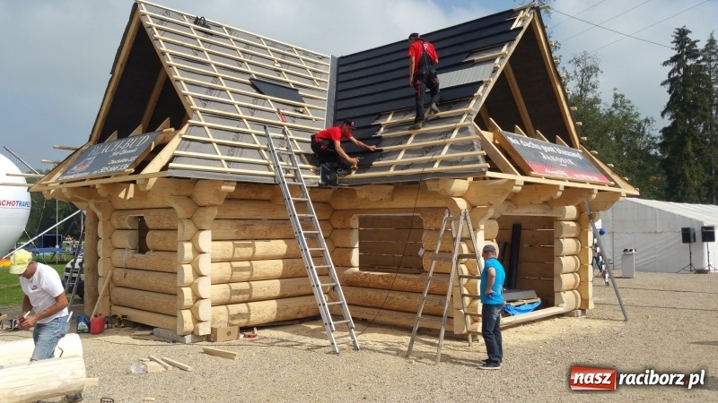 Zdjęcie w galerii na portalu naszraciborz.pl: Blachotrapez na pierwszych Ogólnopolskich Targach Cieśli w Chochołowie wiadomości z regionu